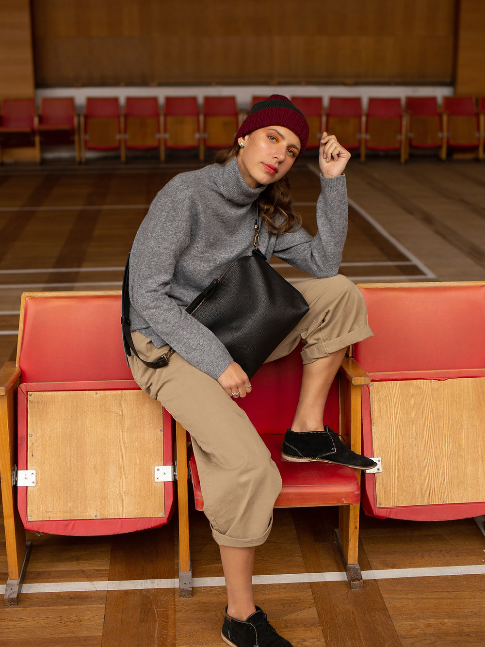 ROBIN Nahkalaukku Large – Musta