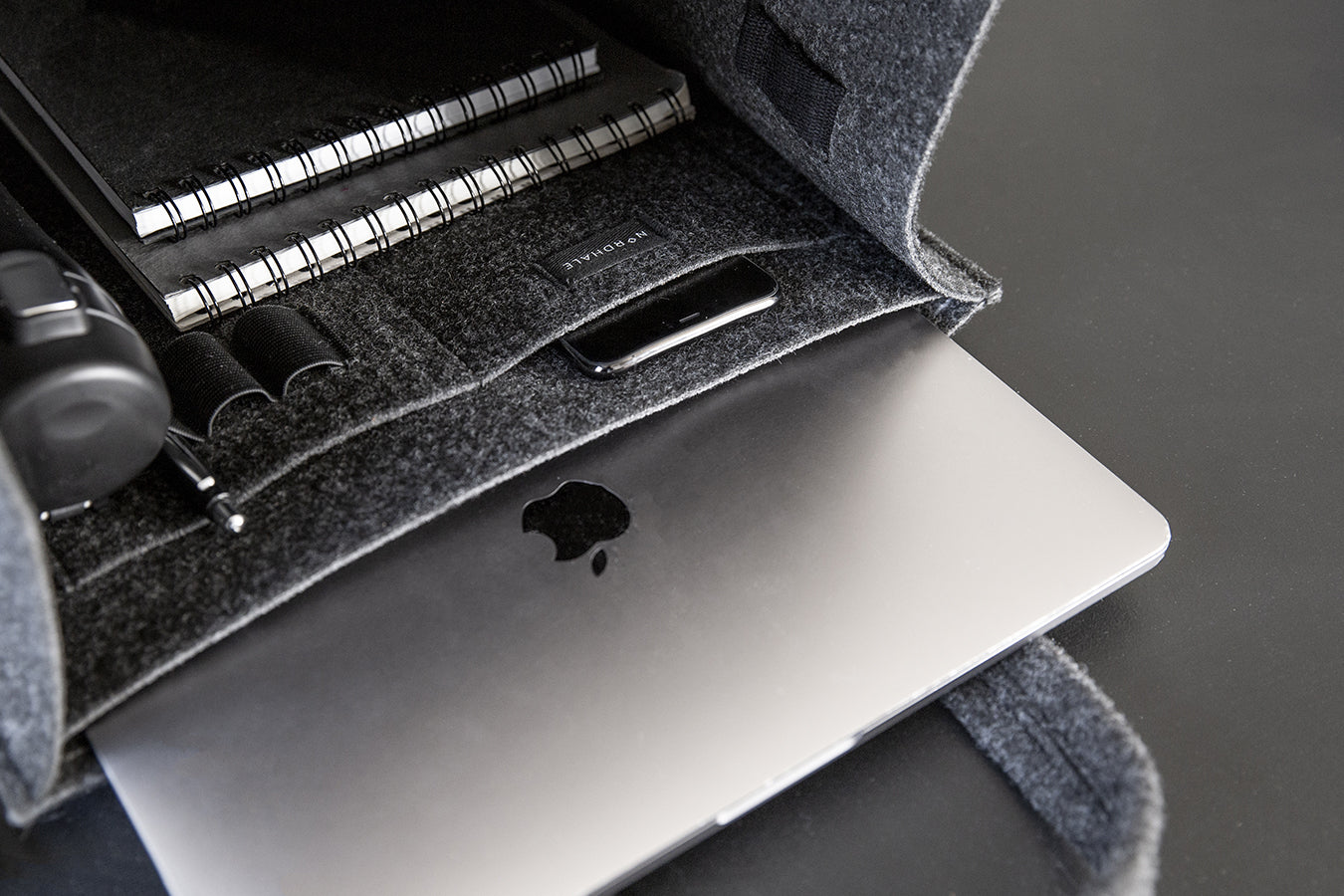 Toimistolaukku Holm – Musta